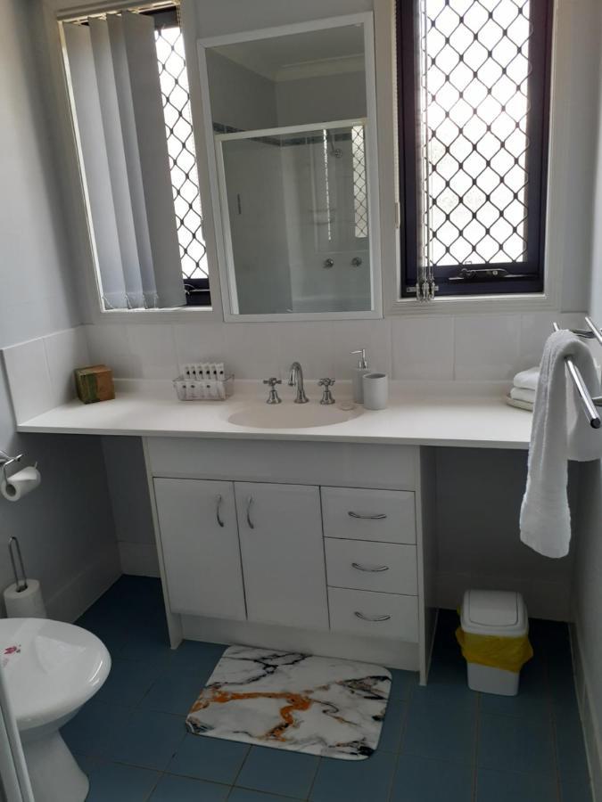 Blk Stays Guest House Deluxe Units Morayfield Eksteriør bilde